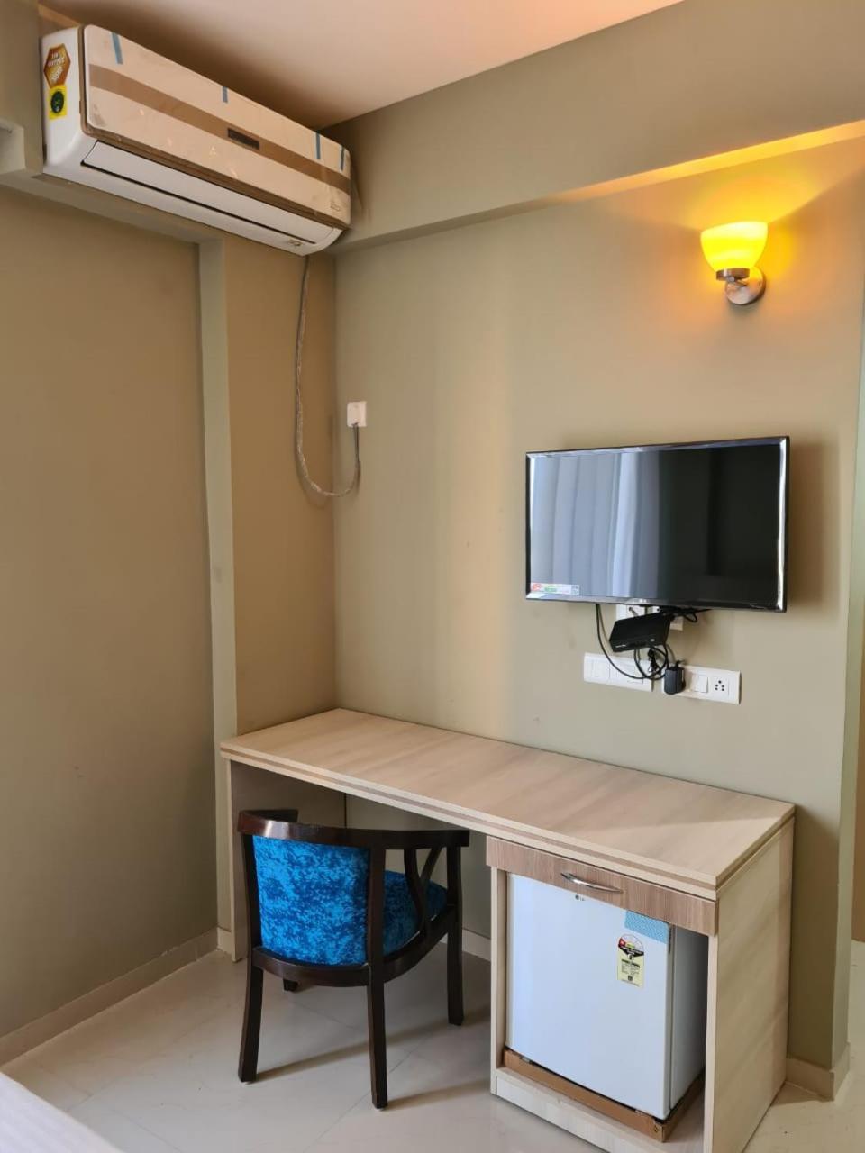 Vrindāvan Dubey Homestay - 500 Meter From Temple المظهر الخارجي الصورة