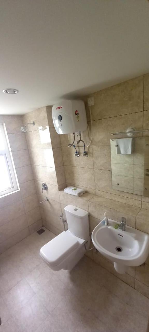 Vrindāvan Dubey Homestay - 500 Meter From Temple المظهر الخارجي الصورة